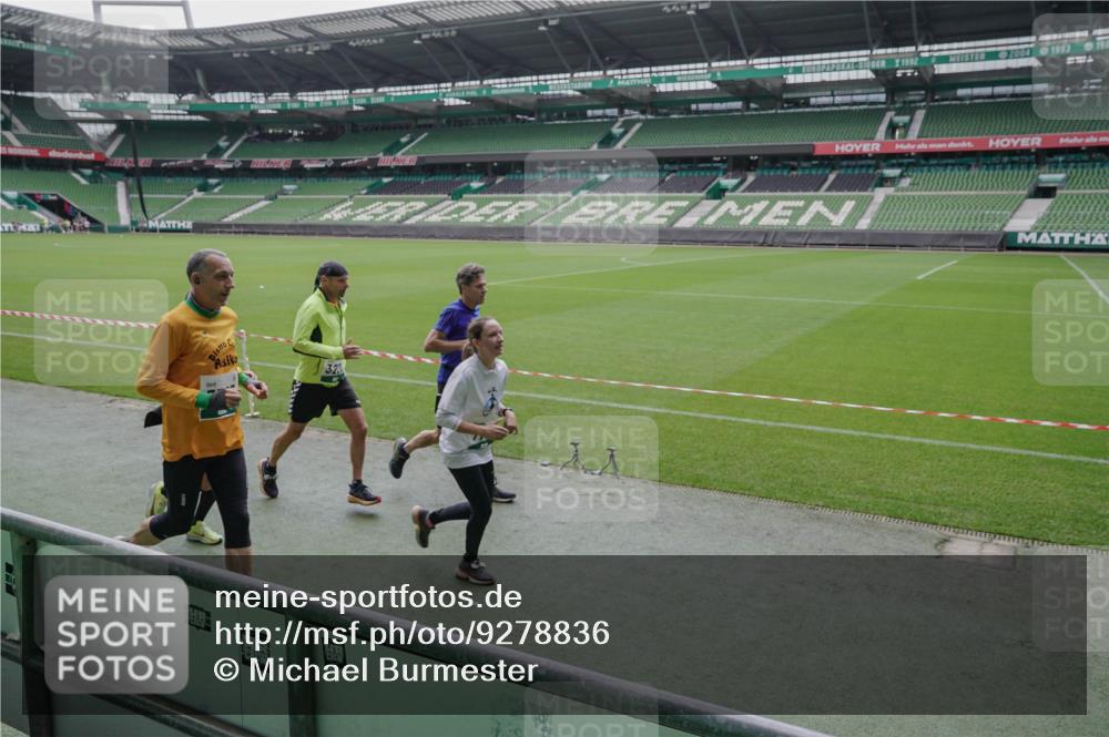 05.10.2025 - 20. swb-Marathon Bremen Michael Burmester http://msf.ph/oto/9278836 05.10.2025 12:59:52 Laufen im Stadion 27, 99, 226, 271, 627, 807, 860, 954, 978, 1043, 1516, 1525, 1548, 1598, 1711, 1806, 2609, 2663, 2782, 2866, 2945, 3086, 3087, 3104, 3169, 3177, 3230, 3549, 3592, 3747, 3783, 3888, 4046, 4181, 4220, 4380, 4395, 4486, 4536, 4592, 4824, 5493, 5510, 5627, 6030, 6126, 6208, 6374, 6389, 6439, 6536, 6636, 6674, 6881, 7201, 7262, 7295, 7307, 7398, 7421, 7467, 7511, 7537, 7598, 7679, 7906, 7929, 8097, 8258, 8372, 8485, 8699, 8981, 9072, 10526, 219, 667, 1843 meine-sportfotos.de