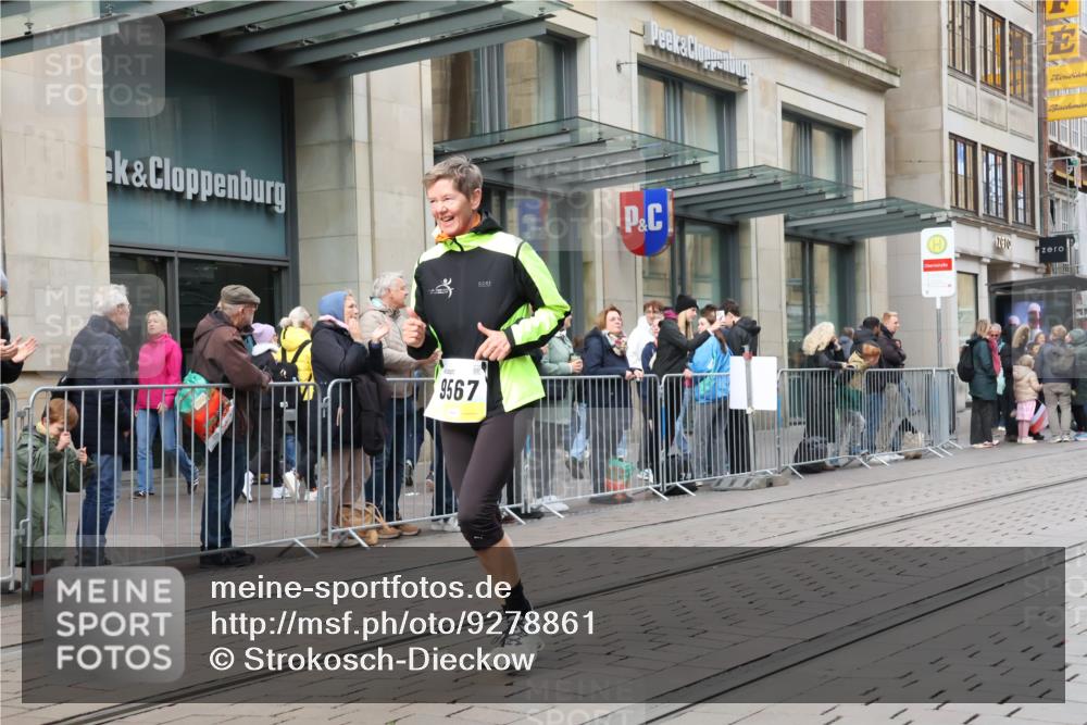 05.10.2025 - 20. swb-Marathon Bremen Strokosch-Dieckow http://msf.ph/oto/9278861 05.10.2025 11:15:16 Ziel 8844, 9567, 9767, 9959, 10976, 11112, 11113, 11440, 8844, 9567, 9767, 9959, 10976, 11112, 11113, 11440 meine-sportfotos.de