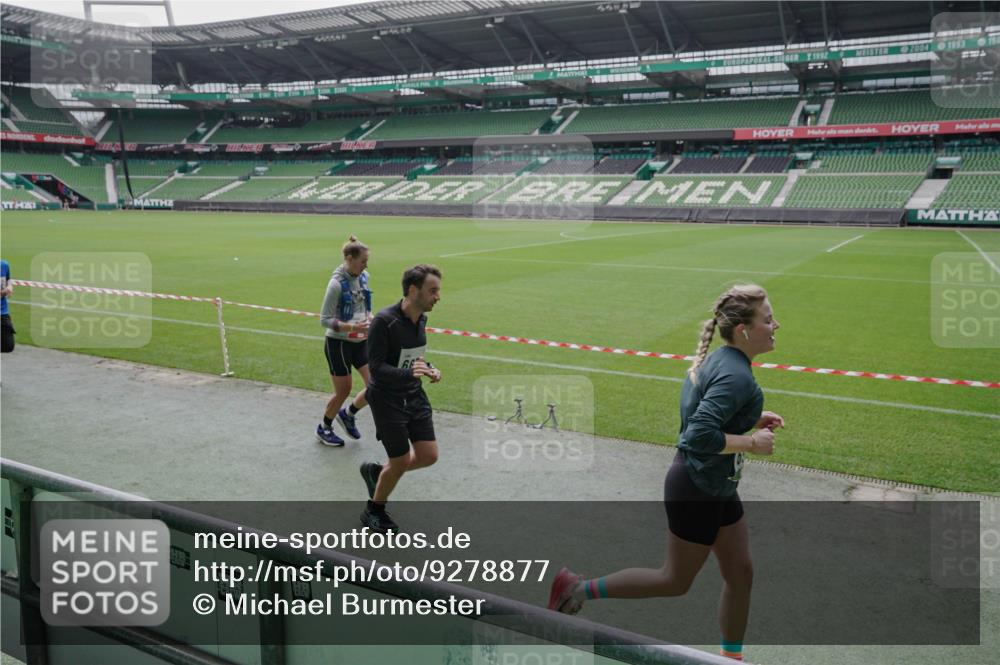 05.10.2025 - 20. swb-Marathon Bremen Michael Burmester http://msf.ph/oto/9278877 05.10.2025 12:59:55 Laufen im Stadion 27, 99, 226, 271, 491, 627, 807, 860, 954, 978, 1043, 1525, 1548, 1598, 1606, 1711, 1806, 2609, 2663, 2782, 2866, 2915, 2945, 3086, 3087, 3104, 3169, 3177, 3230, 3549, 3592, 3747, 3783, 3888, 4046, 4181, 4220, 4380, 4395, 4486, 4536, 4592, 4824, 4879, 5493, 5510, 5627, 6030, 6126, 6208, 6389, 6439, 6536, 6636, 6674, 6762, 6881, 7201, 7295, 7307, 7398, 7421, 7467, 7511, 7537, 7598, 7679, 7906, 7929, 8097, 8258, 8372, 8485, 8699, 8981, 9072, 10526, 219, 667, 1516, 1843 meine-sportfotos.de