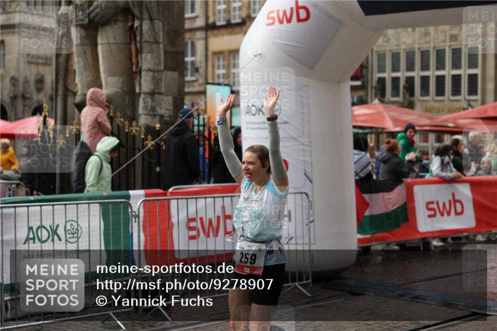 05.10.2025 - 20. swb-Marathon Bremen Yannick Fuchs http://msf.ph/oto/9278907 05.10.2025 15:00:04 Ziel 259 meine-sportfotos.de