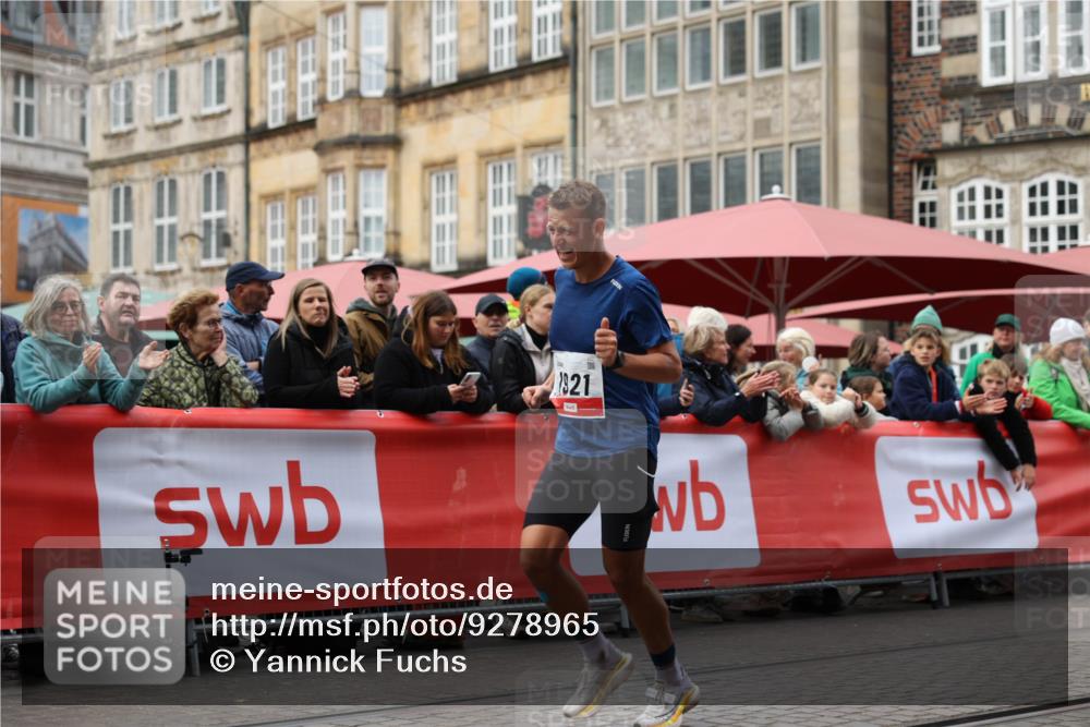 05.10.2025 - 20. swb-Marathon Bremen Yannick Fuchs http://msf.ph/oto/9278965 05.10.2025 12:42:28 Ziel 456, 1024, 1363, 1921 meine-sportfotos.de