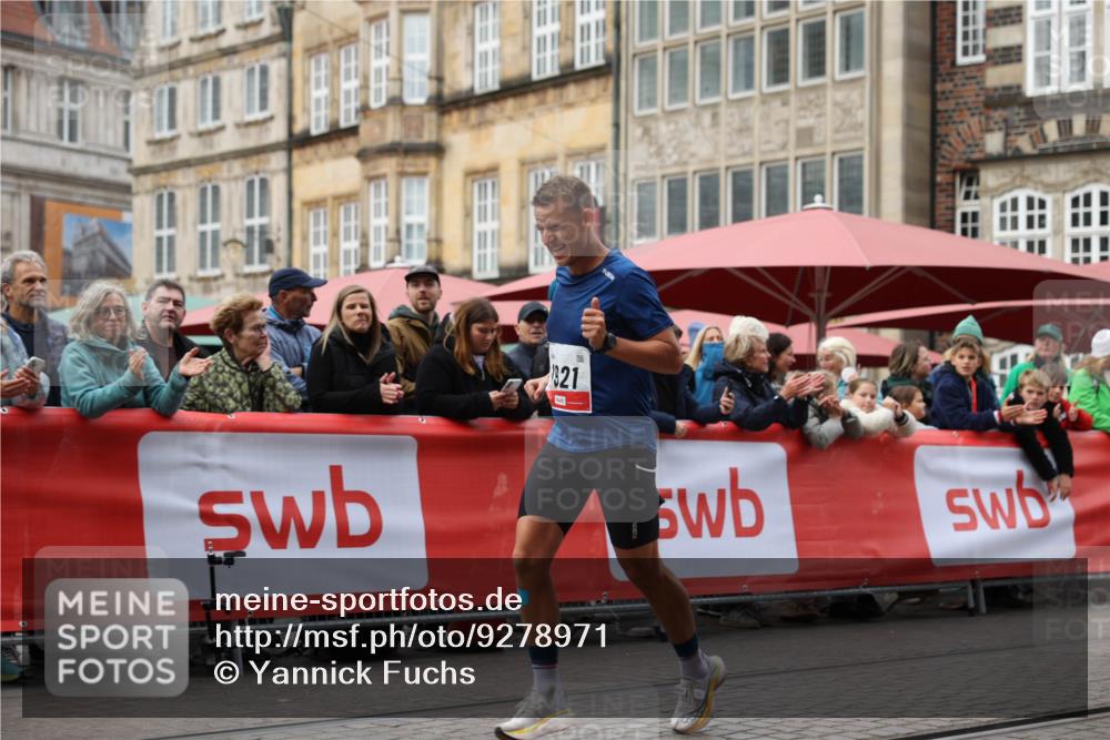 05.10.2025 - 20. swb-Marathon Bremen Yannick Fuchs http://msf.ph/oto/9278971 05.10.2025 12:42:28 Ziel 456, 1024, 1363, 1921 meine-sportfotos.de