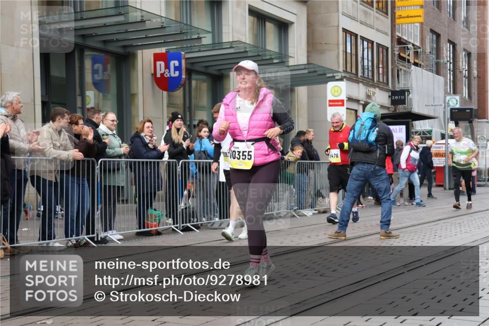 05.10.2025 - 20. swb-Marathon Bremen Strokosch-Dieckow http://msf.ph/oto/9278981 05.10.2025 11:15:27 Ziel 8476, 9567, 10355, 11375, 11440, 8476, 9567, 10355, 11375, 11440 meine-sportfotos.de