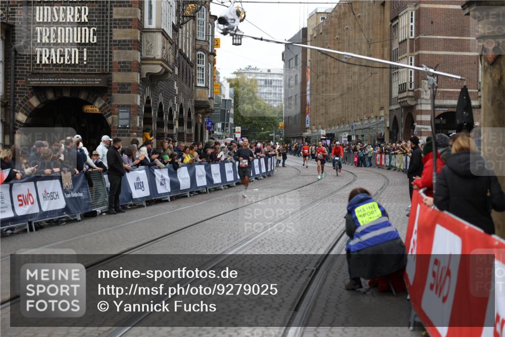 05.10.2025 - 20. swb-Marathon Bremen Yannick Fuchs http://msf.ph/oto/9279025 05.10.2025 12:42:34 Ziel 456, 1921 meine-sportfotos.de