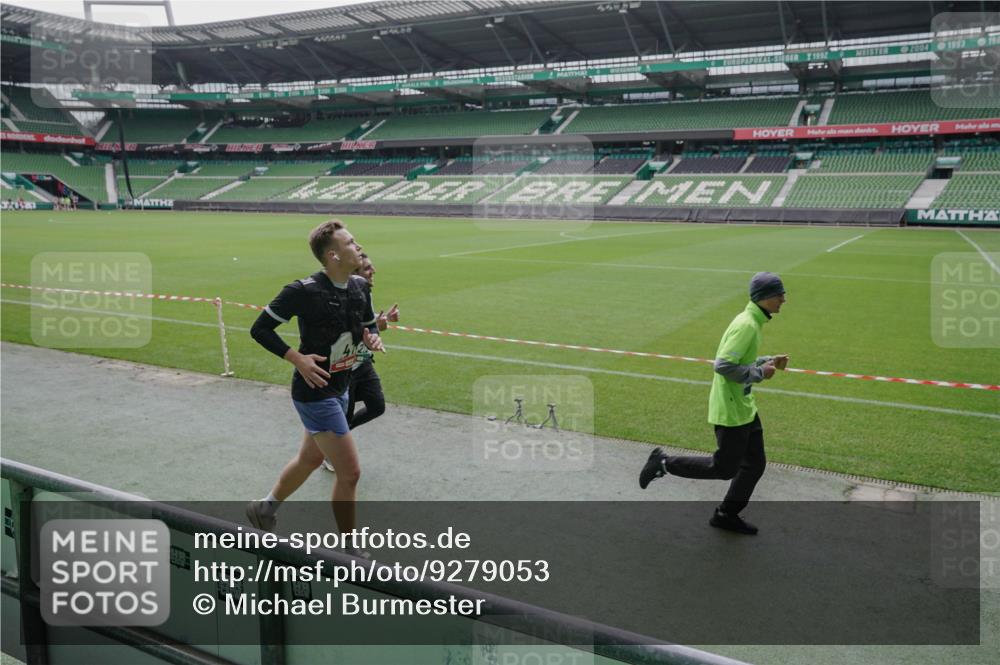 05.10.2025 - 20. swb-Marathon Bremen Michael Burmester http://msf.ph/oto/9279053 05.10.2025 13:00:16 Laufen im Stadion 47, 52, 271, 283, 491, 498, 575, 627, 694, 860, 954, 978, 1017, 1116, 1471, 1525, 1548, 1606, 1806, 2007, 2504, 2518, 2609, 2745, 2782, 2866, 2915, 3040, 3104, 3160, 3169, 3177, 3230, 3237, 3293, 3549, 3592, 3605, 3783, 4034, 4035, 4046, 4181, 4202, 4220, 4502, 4536, 4592, 4661, 4824, 4879, 5493, 5610, 5627, 5663, 6027, 6057, 6126, 6208, 6389, 6439, 6536, 6636, 6674, 6704, 6762, 6881, 7295, 7307, 7537, 7598, 7679, 8258, 8699, 27, 807, 1043, 1598 meine-sportfotos.de