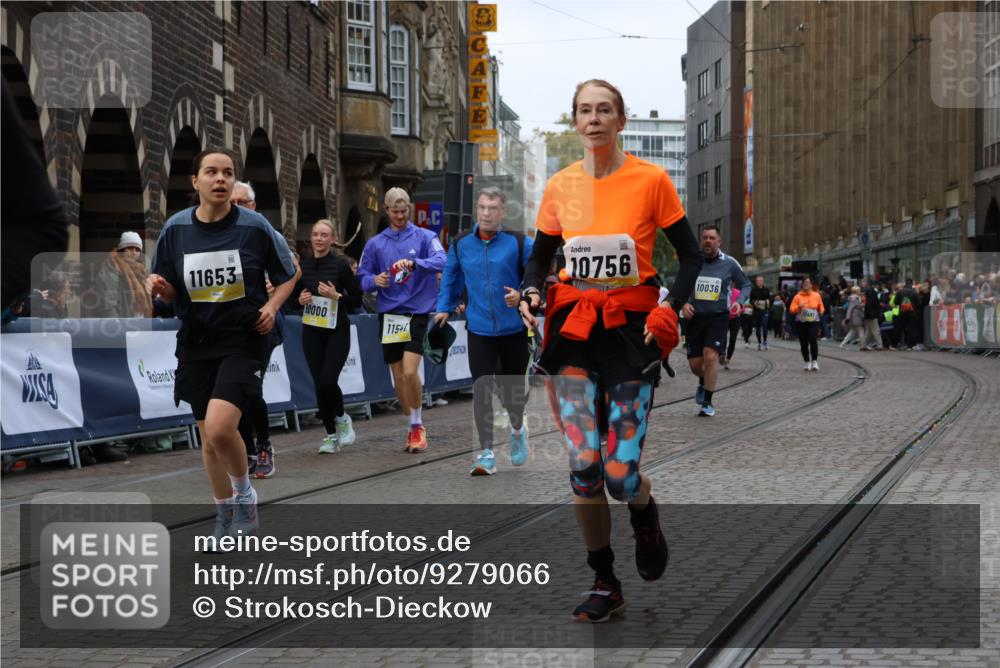 05.10.2025 - 20. swb-Marathon Bremen Strokosch-Dieckow http://msf.ph/oto/9279066 05.10.2025 11:13:54 Ziel 7014, 7410, 9342, 9631, 9667, 9946, 10000, 10036, 10512, 10671, 10721, 10756, 10842, 11541, 11548, 11652, 11653 meine-sportfotos.de
