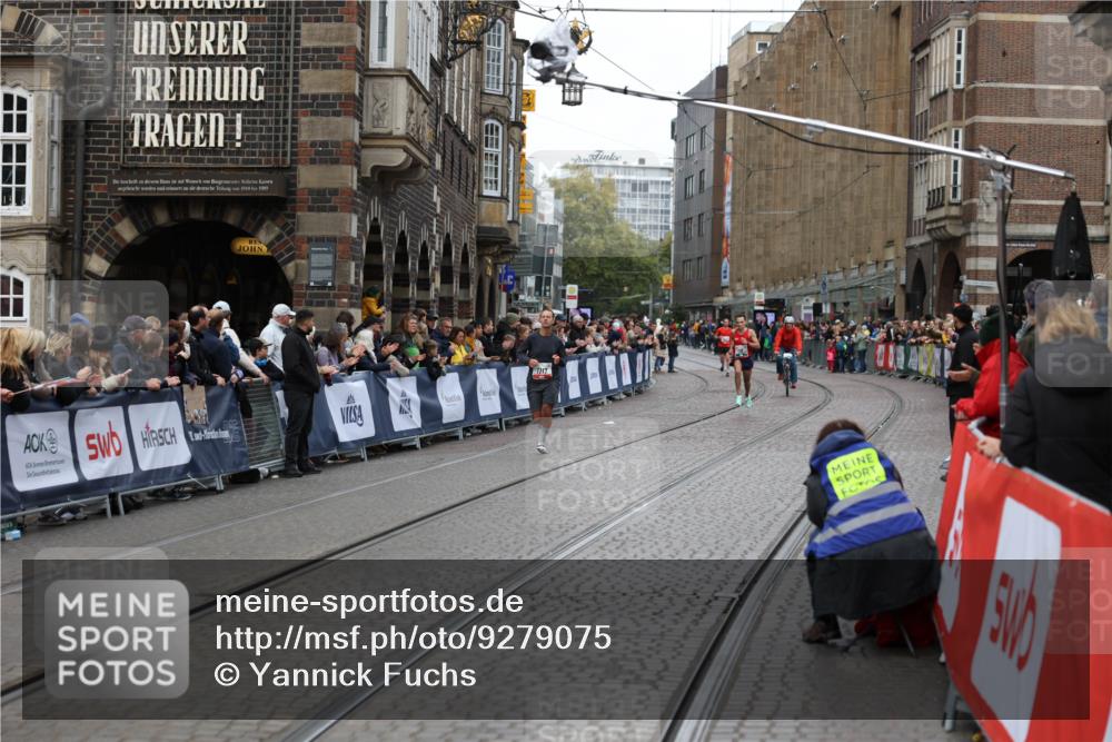 05.10.2025 - 20. swb-Marathon Bremen Yannick Fuchs http://msf.ph/oto/9279075 05.10.2025 12:42:35 Ziel 456, 1921 meine-sportfotos.de