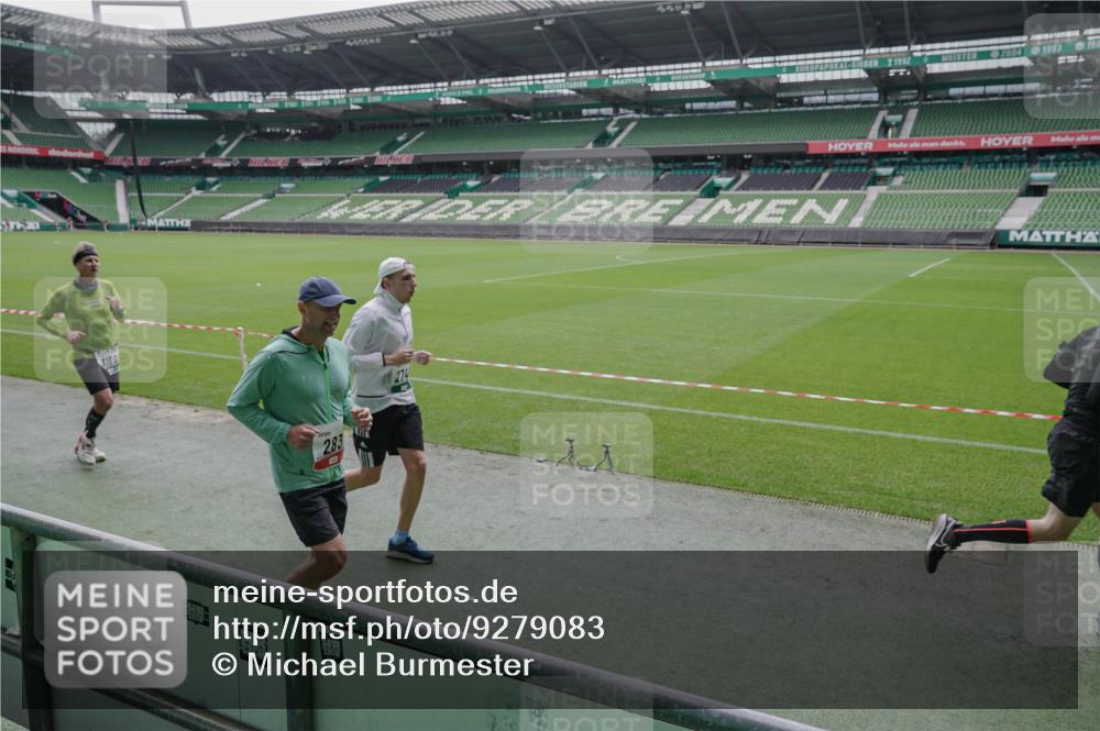 05.10.2025 - 20. swb-Marathon Bremen Michael Burmester http://msf.ph/oto/9279083 05.10.2025 13:00:22 Laufen im Stadion 47, 52, 271, 283, 491, 498, 575, 627, 694, 860, 954, 978, 1017, 1116, 1182, 1471, 1525, 1548, 1606, 1806, 2007, 2504, 2518, 2609, 2745, 2782, 2822, 2866, 2915, 3040, 3104, 3160, 3169, 3177, 3230, 3237, 3293, 3549, 3592, 3605, 3783, 4034, 4035, 4046, 4181, 4202, 4220, 4502, 4592, 4661, 4824, 4879, 5272, 5610, 5627, 5663, 5836, 6027, 6057, 6126, 6208, 6389, 6439, 6440, 6523, 6536, 6636, 6674, 6704, 6762, 6881, 7295, 7307, 7537, 7598, 7679, 8258, 8699 meine-sportfotos.de