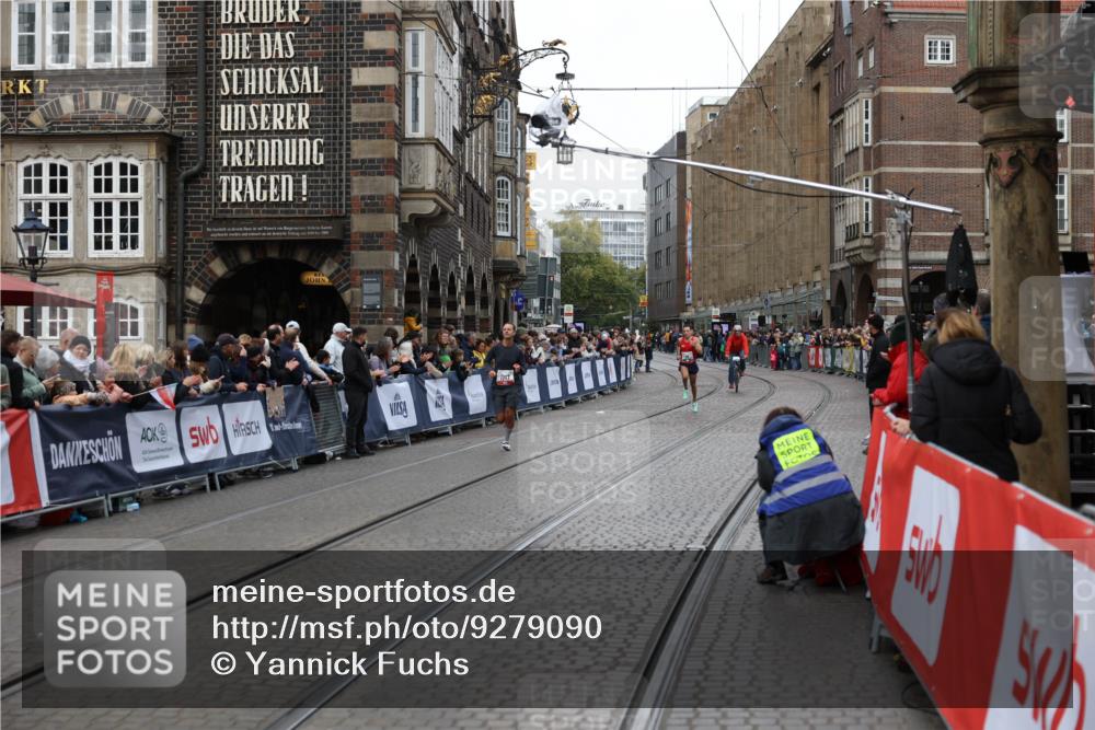 05.10.2025 - 20. swb-Marathon Bremen Yannick Fuchs http://msf.ph/oto/9279090 05.10.2025 12:42:36 Ziel 1921 meine-sportfotos.de