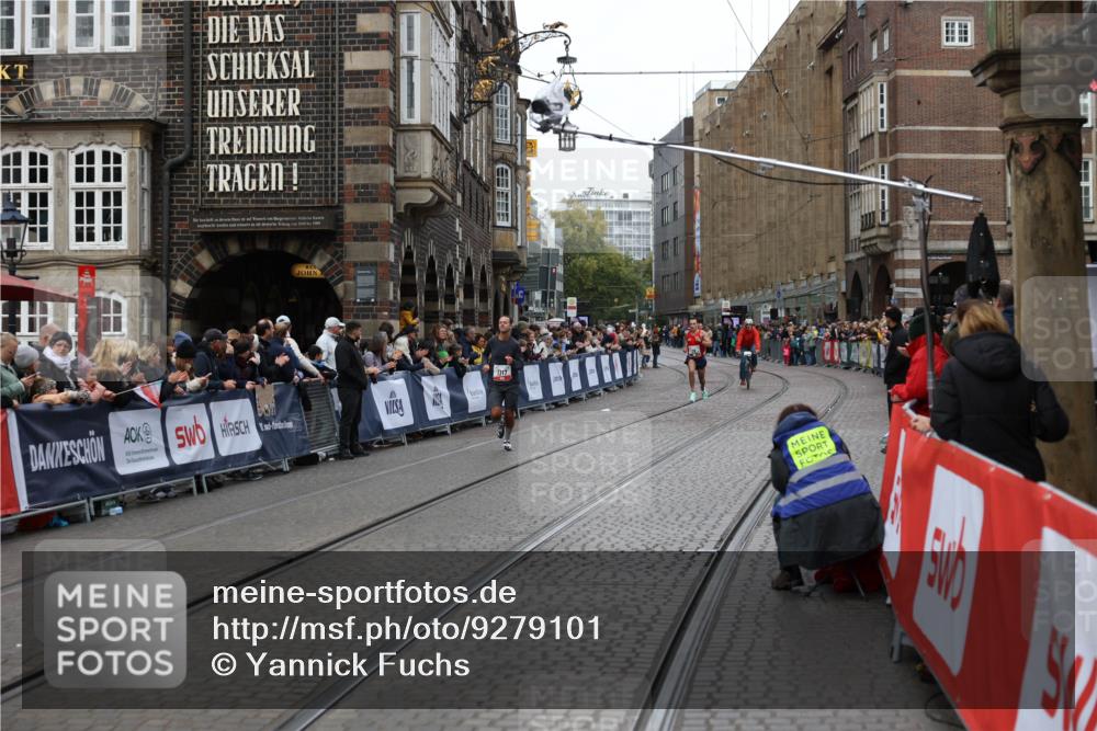 05.10.2025 - 20. swb-Marathon Bremen Yannick Fuchs http://msf.ph/oto/9279101 05.10.2025 12:42:36 Ziel 1921 meine-sportfotos.de