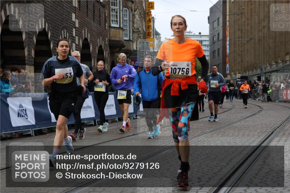 05.10.2025 - 20. swb-Marathon Bremen Strokosch-Dieckow http://msf.ph/oto/9279126 05.10.2025 11:13:54 Ziel 7014, 7410, 9342, 9631, 9667, 9946, 10000, 10036, 10512, 10671, 10721, 10756, 10842, 11541, 11548, 11652, 11653 meine-sportfotos.de