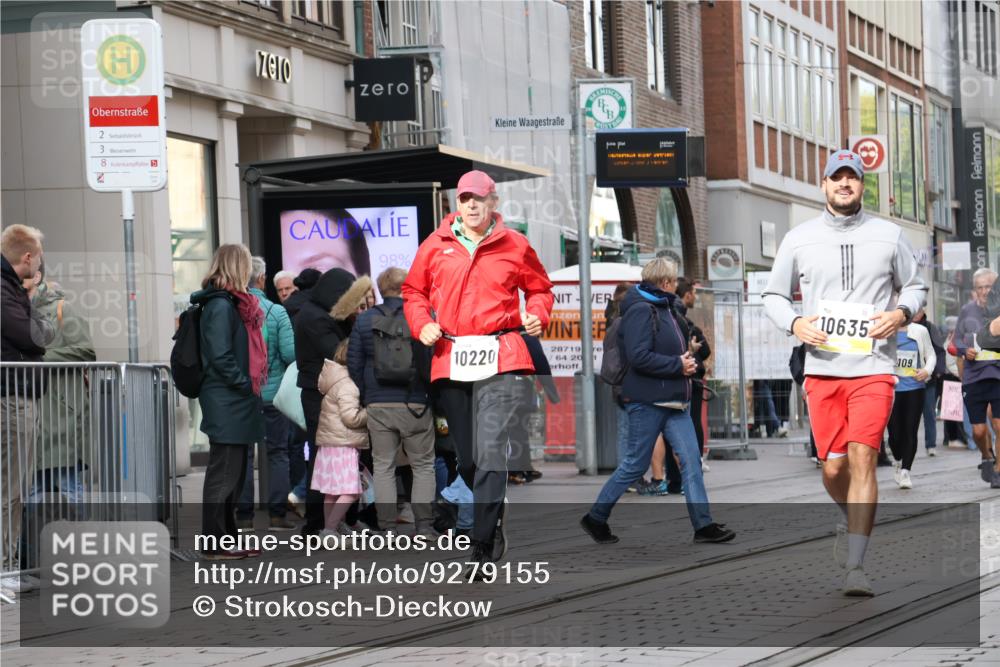 05.10.2025 - 20. swb-Marathon Bremen Strokosch-Dieckow http://msf.ph/oto/9279155 05.10.2025 11:15:36 Ziel 7109, 8476, 9640, 10220, 10355, 10635, 10831, 10846, 11331, 11375, 7109, 8476, 9640, 10220, 10355, 10635, 10831, 10846, 11331, 11375 meine-sportfotos.de