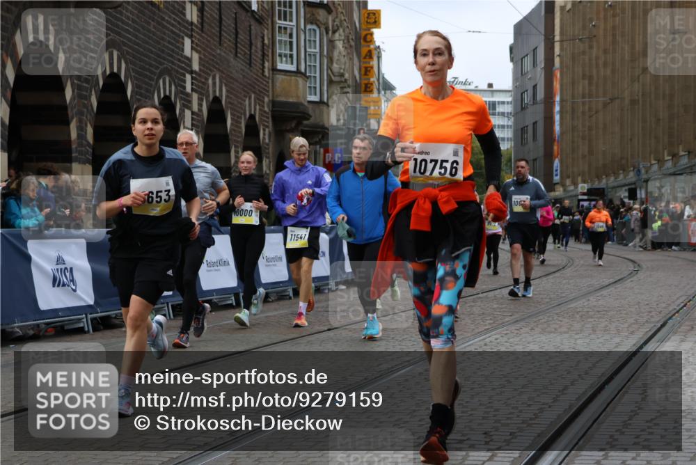 05.10.2025 - 20. swb-Marathon Bremen Strokosch-Dieckow http://msf.ph/oto/9279159 05.10.2025 11:13:54 Ziel 7014, 7410, 9342, 9631, 9667, 9946, 10000, 10036, 10512, 10671, 10721, 10756, 10842, 11541, 11548, 11652, 11653 meine-sportfotos.de