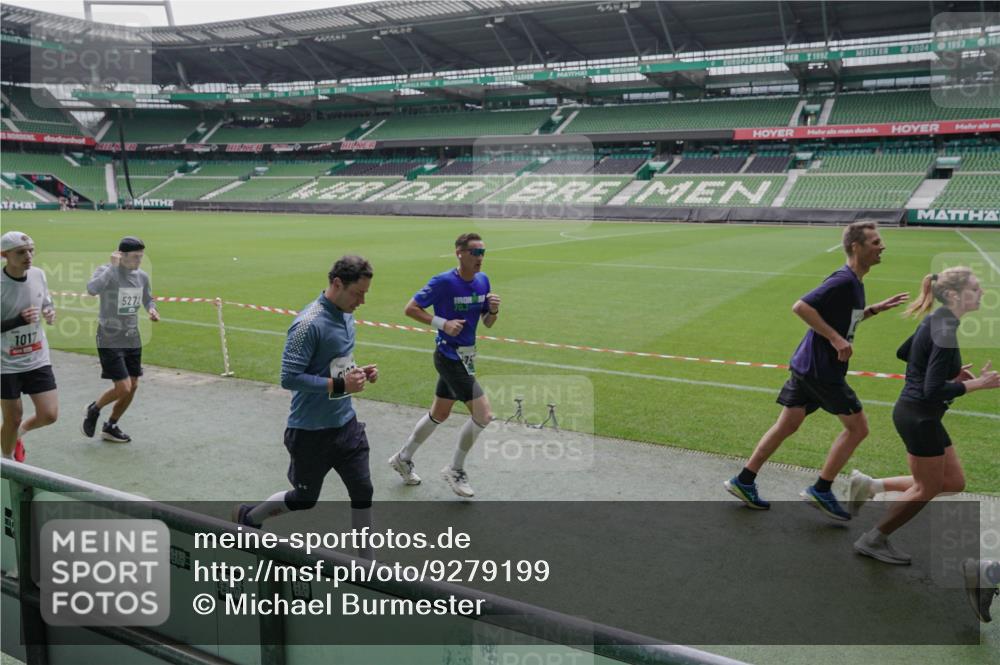 05.10.2025 - 20. swb-Marathon Bremen Michael Burmester http://msf.ph/oto/9279199 05.10.2025 13:00:31 Laufen im Stadion 47, 52, 72, 271, 283, 491, 498, 575, 627, 694, 860, 954, 1017, 1116, 1182, 1423, 1471, 1525, 1606, 1806, 1968, 2007, 2504, 2518, 2609, 2668, 2745, 2806, 2822, 2915, 3040, 3104, 3160, 3169, 3177, 3230, 3237, 3293, 3549, 3605, 3783, 3979, 4034, 4035, 4046, 4181, 4202, 4216, 4220, 4502, 4592, 4661, 4788, 4824, 4879, 5183, 5272, 5329, 5610, 5627, 5663, 5836, 5841, 6027, 6057, 6126, 6208, 6389, 6440, 6523, 6536, 6636, 6674, 6704, 6762, 6881, 7295, 7307, 7537, 7598, 7679 meine-sportfotos.de