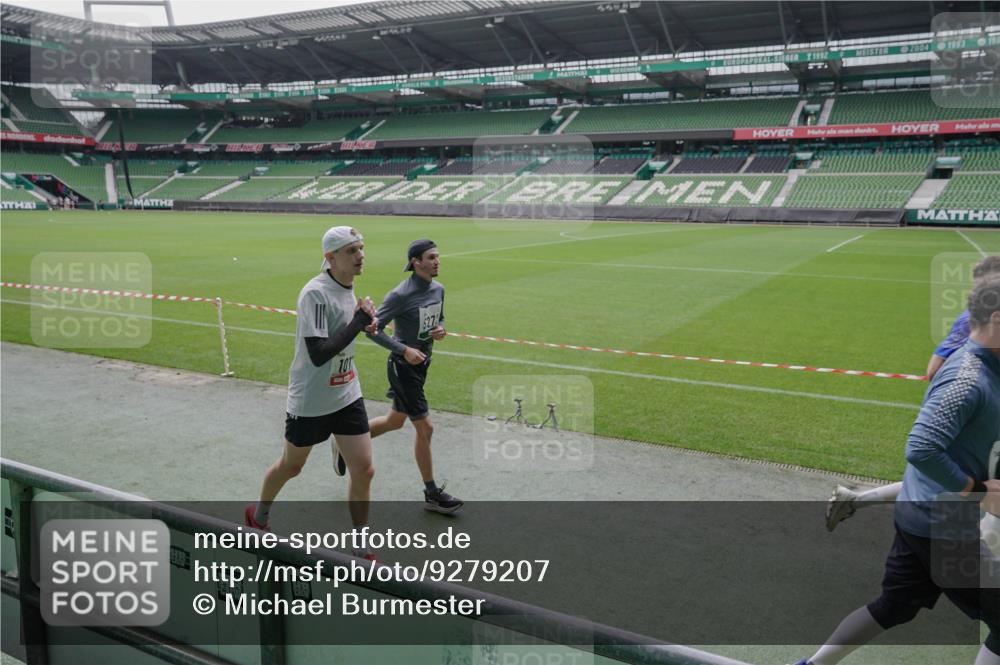 05.10.2025 - 20. swb-Marathon Bremen Michael Burmester http://msf.ph/oto/9279207 05.10.2025 13:00:32 Laufen im Stadion 47, 52, 72, 271, 283, 491, 498, 575, 627, 694, 860, 954, 1017, 1116, 1182, 1423, 1471, 1525, 1606, 1806, 1968, 2007, 2446, 2504, 2518, 2609, 2668, 2745, 2806, 2822, 2915, 3040, 3104, 3160, 3169, 3177, 3230, 3237, 3293, 3549, 3605, 3783, 3979, 4034, 4035, 4046, 4181, 4202, 4216, 4220, 4502, 4592, 4661, 4788, 4824, 4879, 5183, 5272, 5329, 5610, 5627, 5663, 5836, 5841, 6027, 6057, 6126, 6208, 6389, 6440, 6523, 6536, 6636, 6674, 6704, 6762, 6881, 7307, 7537, 7598, 7679 meine-sportfotos.de