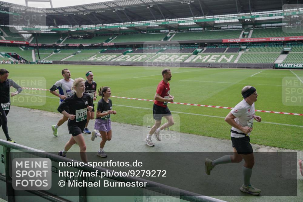 05.10.2025 - 20. swb-Marathon Bremen Michael Burmester http://msf.ph/oto/9279272 05.10.2025 13:00:43 Laufen im Stadion 47, 52, 72, 271, 283, 491, 498, 575, 627, 694, 1017, 1116, 1182, 1273, 1423, 1471, 1606, 1806, 1968, 1973, 1998, 2007, 2196, 2369, 2446, 2504, 2518, 2661, 2668, 2706, 2745, 2806, 2822, 2915, 3040, 3160, 3177, 3237, 3293, 3360, 3549, 3604, 3605, 3979, 4034, 4035, 4046, 4202, 4216, 4263, 4502, 4592, 4661, 4788, 4824, 4879, 5011, 5183, 5272, 5329, 5610, 5627, 5663, 5836, 5841, 6027, 6057, 6208, 6389, 6440, 6523, 6636, 6704, 6762, 6881, 7537, 7598 meine-sportfotos.de