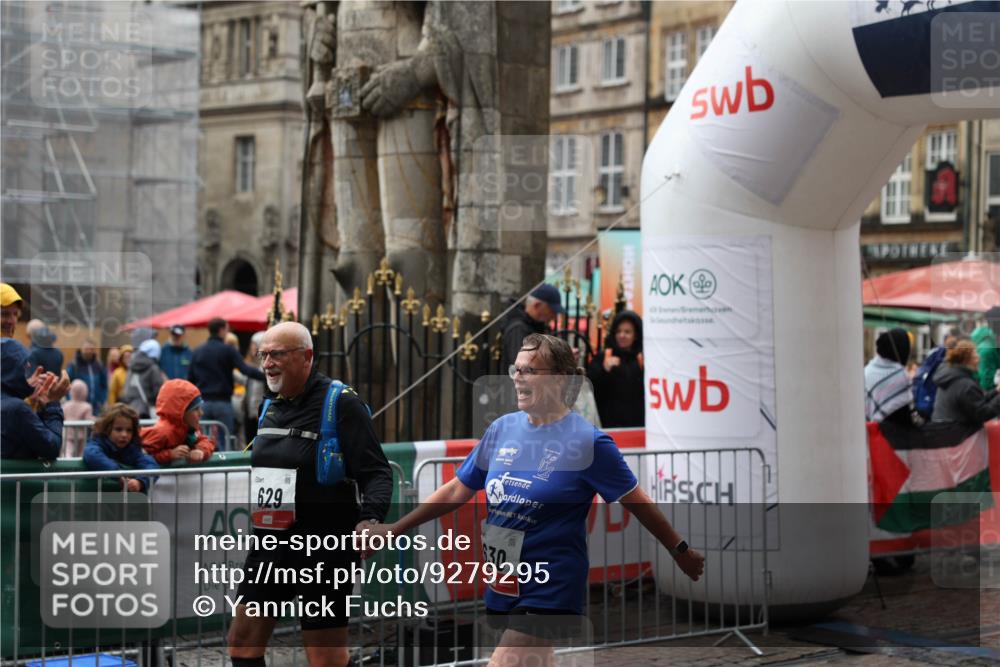 05.10.2025 - 20. swb-Marathon Bremen Yannick Fuchs http://msf.ph/oto/9279295 05.10.2025 15:00:29 Ziel 629, 630 meine-sportfotos.de