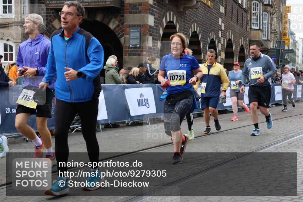 05.10.2025 - 20. swb-Marathon Bremen Strokosch-Dieckow http://msf.ph/oto/9279305 05.10.2025 11:13:58 Ziel 7014, 9012, 9342, 9631, 9667, 10000, 10036, 10512, 10721, 11541, 11548 meine-sportfotos.de