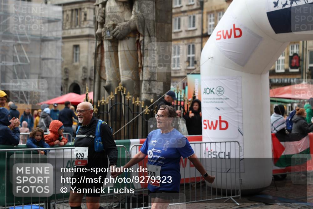 05.10.2025 - 20. swb-Marathon Bremen Yannick Fuchs http://msf.ph/oto/9279323 05.10.2025 15:00:30 Ziel 629, 630 meine-sportfotos.de