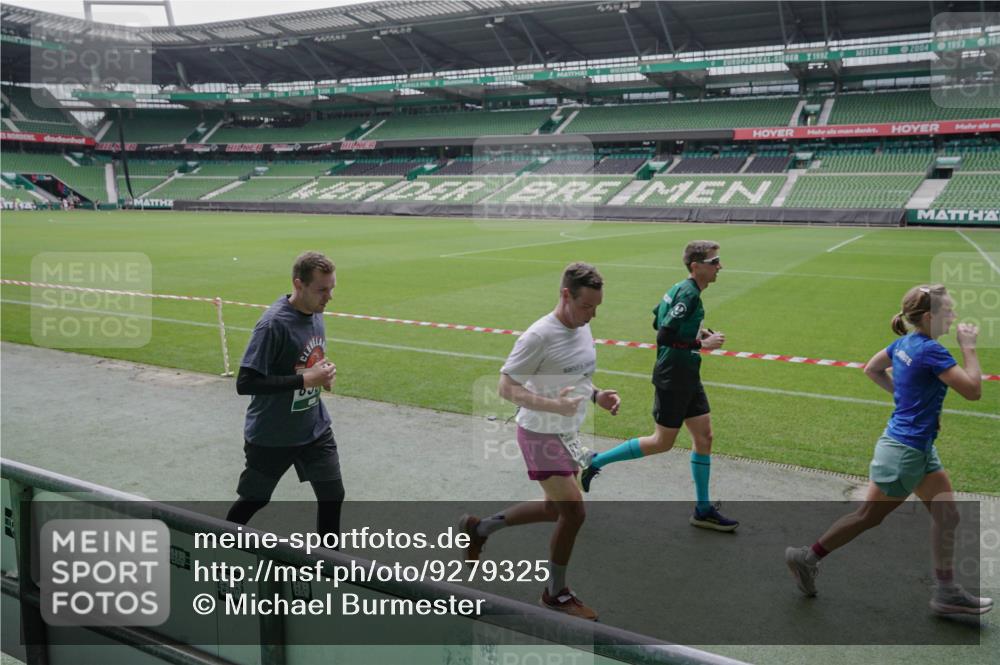 05.10.2025 - 20. swb-Marathon Bremen Michael Burmester http://msf.ph/oto/9279325 05.10.2025 13:00:47 Laufen im Stadion 47, 52, 72, 156, 271, 283, 491, 498, 575, 627, 694, 1017, 1116, 1182, 1273, 1423, 1471, 1606, 1806, 1968, 1973, 1998, 2007, 2196, 2330, 2369, 2446, 2504, 2518, 2661, 2668, 2706, 2745, 2806, 2822, 2915, 3040, 3160, 3177, 3209, 3237, 3293, 3360, 3549, 3604, 3605, 3979, 4034, 4035, 4046, 4202, 4216, 4263, 4502, 4592, 4661, 4788, 4879, 5011, 5121, 5183, 5272, 5329, 5414, 5610, 5627, 5663, 5727, 5836, 5841, 6027, 6057, 6208, 6389, 6440, 6523, 6636, 6704, 6762 meine-sportfotos.de