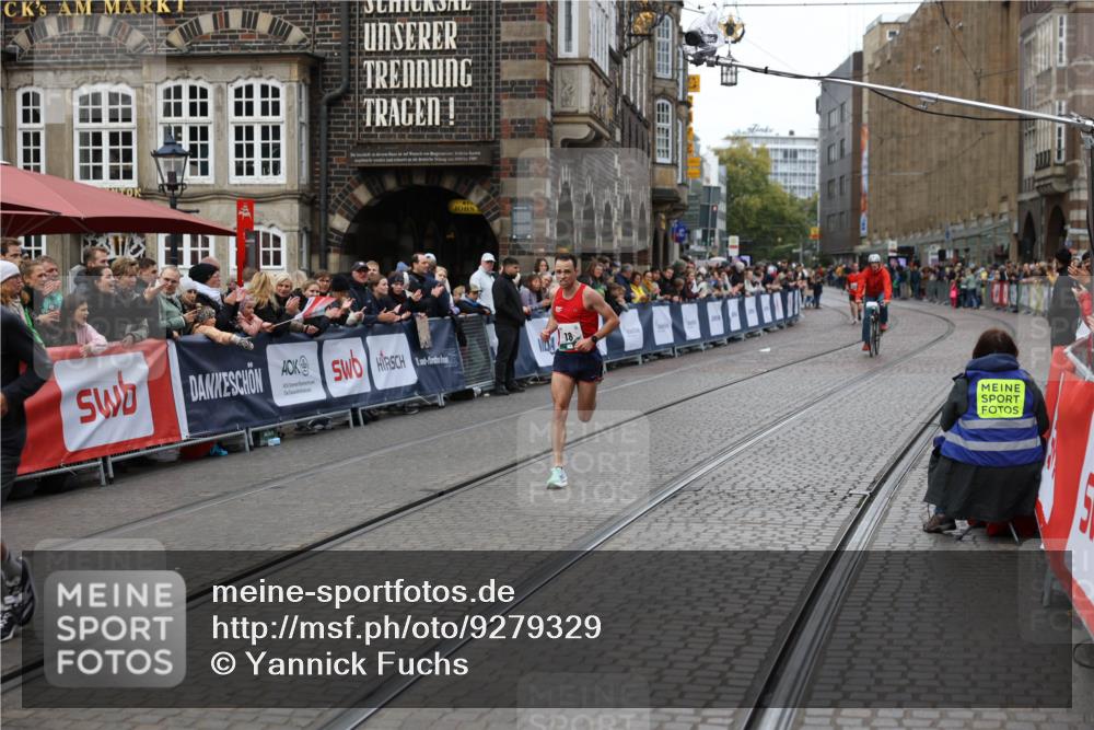 05.10.2025 - 20. swb-Marathon Bremen Yannick Fuchs http://msf.ph/oto/9279329 05.10.2025 12:42:39 Ziel 18, 1117 meine-sportfotos.de