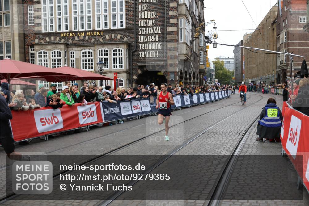 05.10.2025 - 20. swb-Marathon Bremen Yannick Fuchs http://msf.ph/oto/9279365 05.10.2025 12:42:40 Ziel 18, 1117 meine-sportfotos.de