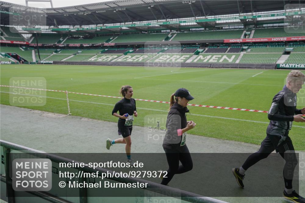 05.10.2025 - 20. swb-Marathon Bremen Michael Burmester http://msf.ph/oto/9279372 05.10.2025 13:00:54 Laufen im Stadion 47, 52, 58, 72, 156, 283, 440, 488, 498, 575, 694, 1017, 1082, 1116, 1182, 1238, 1273, 1423, 1471, 1968, 1973, 1998, 2007, 2196, 2235, 2330, 2369, 2446, 2504, 2518, 2661, 2668, 2706, 2712, 2745, 2806, 2822, 2915, 3040, 3160, 3209, 3237, 3293, 3360, 3604, 3605, 3979, 4034, 4035, 4128, 4202, 4216, 4263, 4502, 4661, 4788, 4879, 5011, 5048, 5080, 5121, 5183, 5272, 5329, 5414, 5610, 5663, 5727, 5752, 5836, 5841, 6027, 6057, 6440, 6523, 6704, 6762, 271, 491, 1606, 1806 meine-sportfotos.de