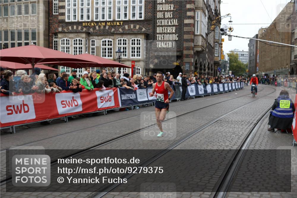 05.10.2025 - 20. swb-Marathon Bremen Yannick Fuchs http://msf.ph/oto/9279375 05.10.2025 12:42:40 Ziel 18, 1117 meine-sportfotos.de