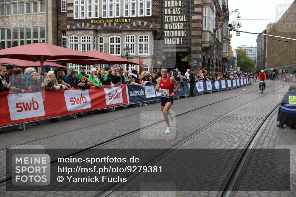 05.10.2025 - 20. swb-Marathon Bremen Yannick Fuchs http://msf.ph/oto/9279381 05.10.2025 12:42:40 Ziel 18, 1117 meine-sportfotos.de