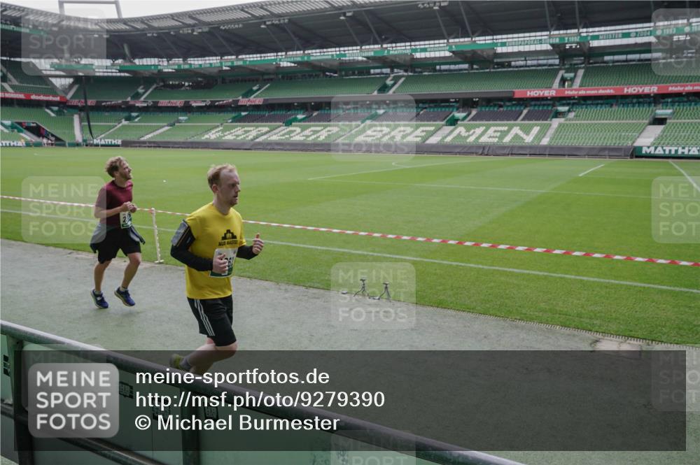 05.10.2025 - 20. swb-Marathon Bremen Michael Burmester http://msf.ph/oto/9279390 05.10.2025 13:00:58 Laufen im Stadion 52, 58, 72, 156, 283, 440, 488, 498, 575, 694, 1017, 1082, 1116, 1182, 1238, 1273, 1423, 1471, 1968, 1973, 1998, 2007, 2196, 2235, 2330, 2369, 2446, 2504, 2661, 2668, 2706, 2712, 2745, 2806, 2822, 2995, 3160, 3209, 3237, 3293, 3360, 3604, 3605, 3979, 4034, 4035, 4128, 4202, 4216, 4263, 4329, 4502, 4661, 4788, 5011, 5048, 5080, 5121, 5183, 5272, 5329, 5414, 5610, 5663, 5727, 5752, 5836, 5841, 5985, 6027, 6057, 6082, 6440, 6523, 6704, 47, 271, 491, 1606, 1806, 2518, 2915 meine-sportfotos.de