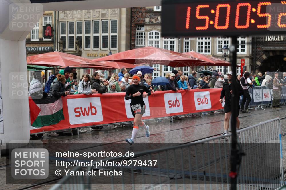05.10.2025 - 20. swb-Marathon Bremen Yannick Fuchs http://msf.ph/oto/9279437 05.10.2025 15:00:51 Ziel 1475, 1818 meine-sportfotos.de