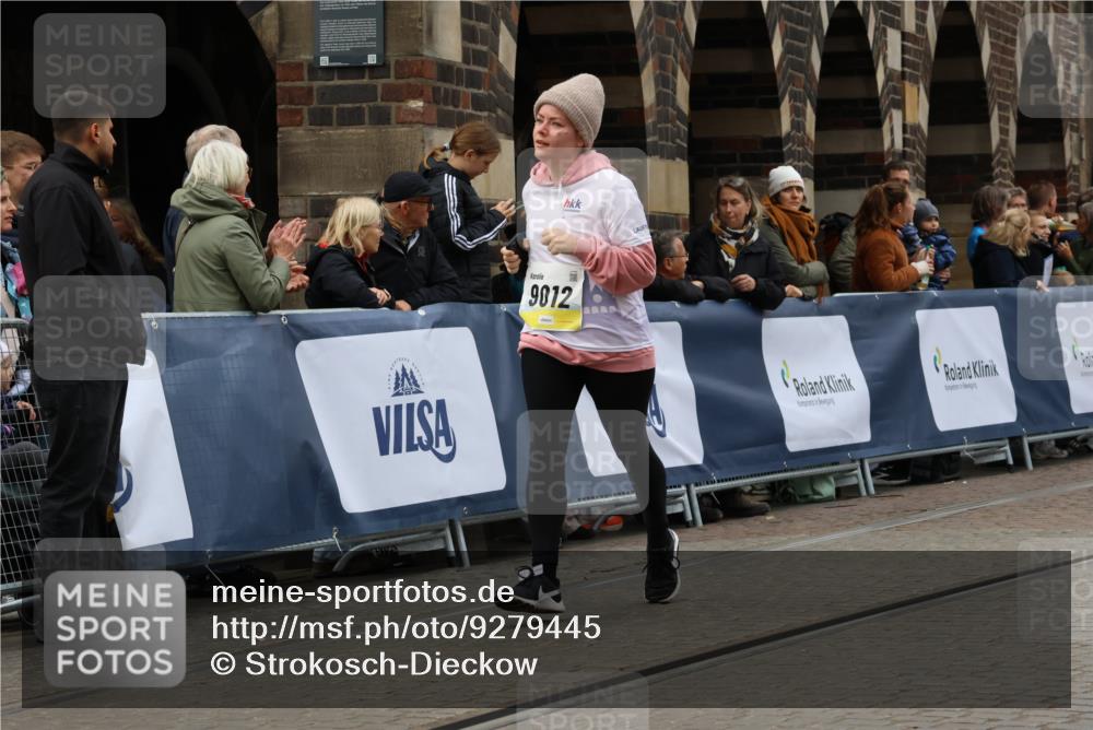 05.10.2025 - 20. swb-Marathon Bremen Strokosch-Dieckow http://msf.ph/oto/9279445 05.10.2025 11:14:02 Ziel 9012, 9342, 9380, 9631, 10000, 10036, 10491, 10512, 10721, 11036, 11541, 11548 meine-sportfotos.de