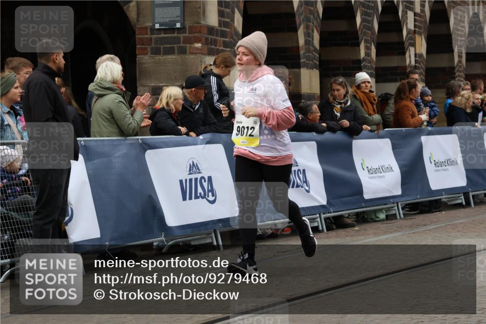 05.10.2025 - 20. swb-Marathon Bremen Strokosch-Dieckow http://msf.ph/oto/9279468 05.10.2025 11:14:02 Ziel 9012, 9342, 9380, 9631, 10000, 10036, 10491, 10512, 10721, 11036, 11541, 11548 meine-sportfotos.de