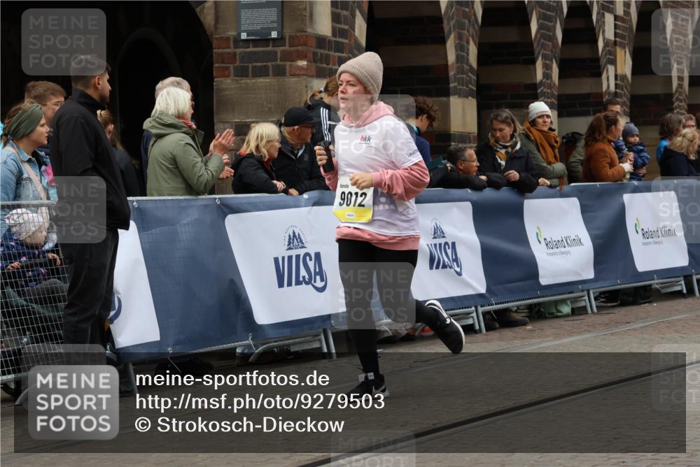 05.10.2025 - 20. swb-Marathon Bremen Strokosch-Dieckow http://msf.ph/oto/9279503 05.10.2025 11:14:02 Ziel 9012, 9342, 9380, 9631, 10000, 10036, 10491, 10512, 10721, 11036, 11541, 11548 meine-sportfotos.de