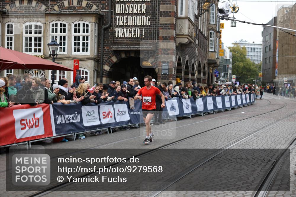 05.10.2025 - 20. swb-Marathon Bremen Yannick Fuchs http://msf.ph/oto/9279568 05.10.2025 12:42:49 Ziel 18 meine-sportfotos.de