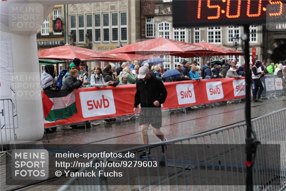 05.10.2025 - 20. swb-Marathon Bremen Yannick Fuchs http://msf.ph/oto/9279603 05.10.2025 15:00:53 Ziel 1475, 1818 meine-sportfotos.de