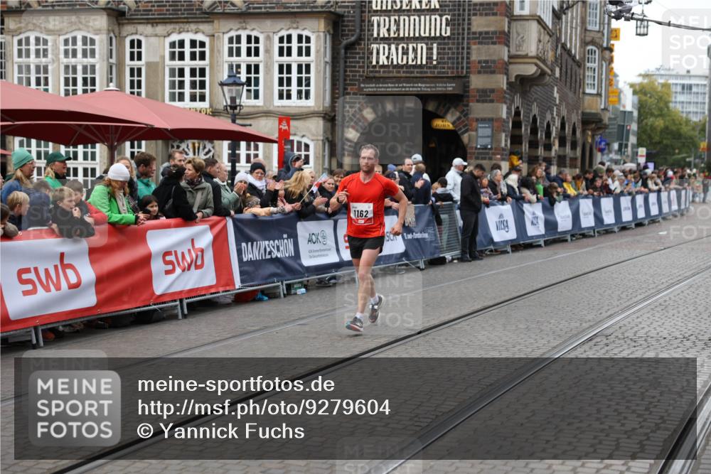 05.10.2025 - 20. swb-Marathon Bremen Yannick Fuchs http://msf.ph/oto/9279604 05.10.2025 12:42:50 Ziel 1162 meine-sportfotos.de