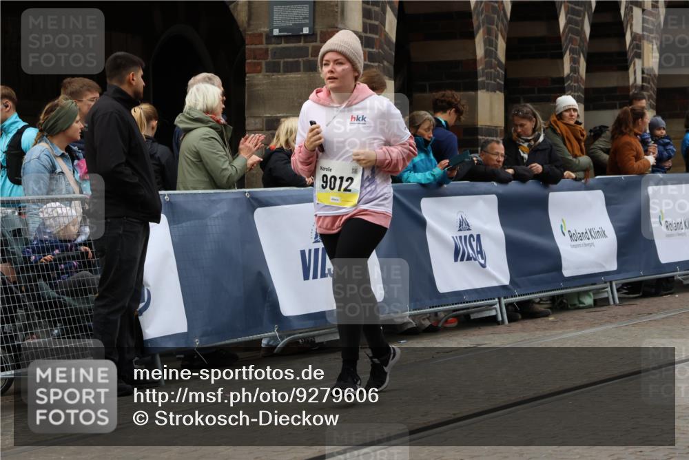 05.10.2025 - 20. swb-Marathon Bremen Strokosch-Dieckow http://msf.ph/oto/9279606 05.10.2025 11:14:02 Ziel 9012, 9342, 9380, 9631, 10000, 10036, 10491, 10512, 10721, 11036, 11541, 11548 meine-sportfotos.de