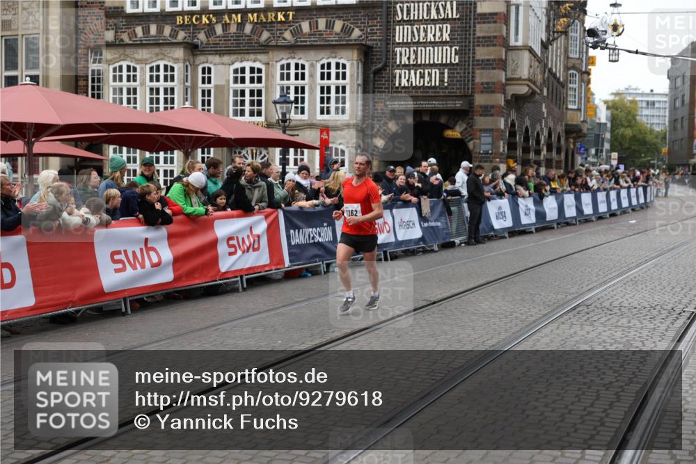 05.10.2025 - 20. swb-Marathon Bremen Yannick Fuchs http://msf.ph/oto/9279618 05.10.2025 12:42:50 Ziel 1162 meine-sportfotos.de