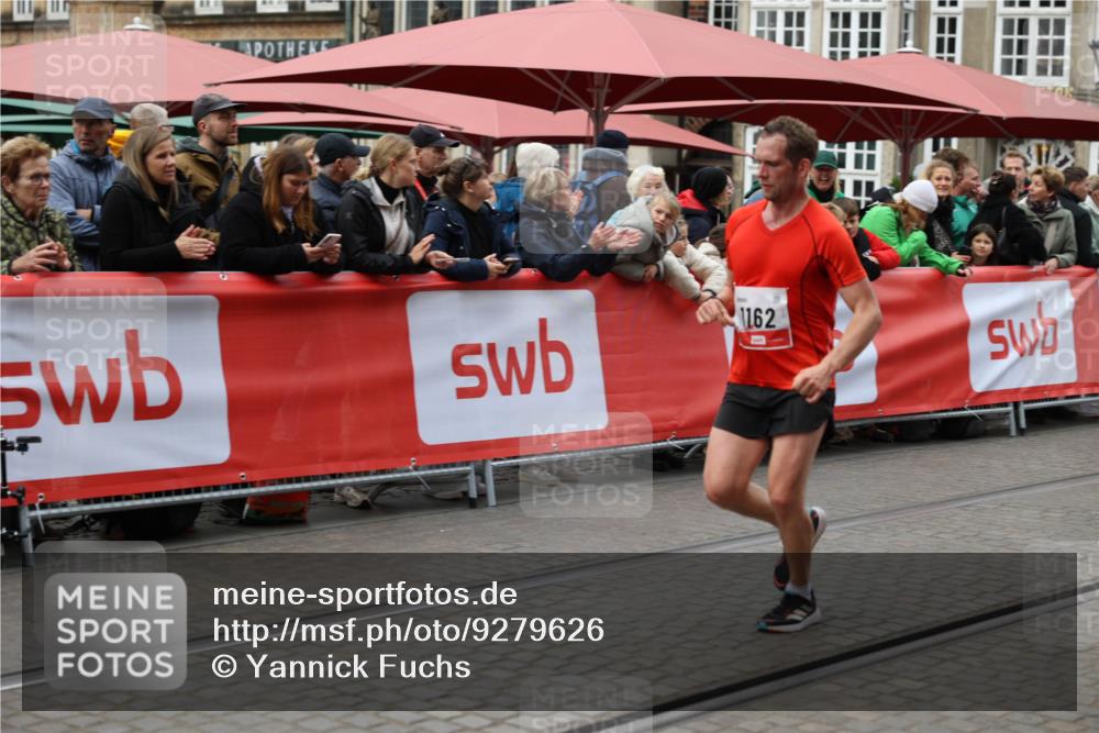 05.10.2025 - 20. swb-Marathon Bremen Yannick Fuchs http://msf.ph/oto/9279626 05.10.2025 12:42:51 Ziel 1162 meine-sportfotos.de