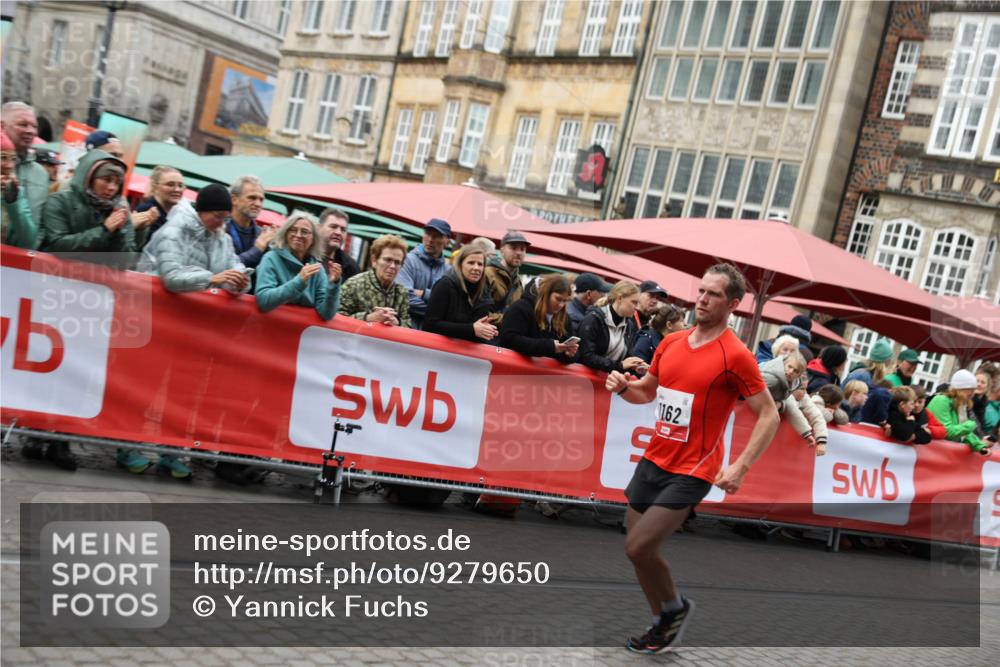 05.10.2025 - 20. swb-Marathon Bremen Yannick Fuchs http://msf.ph/oto/9279650 05.10.2025 12:42:52 Ziel 1162 meine-sportfotos.de