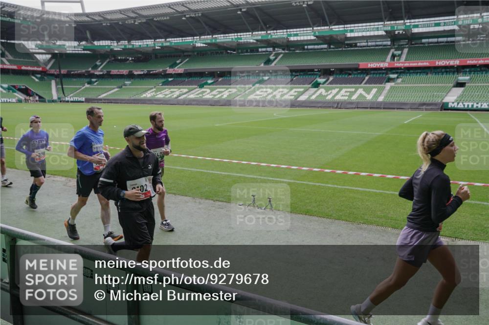 05.10.2025 - 20. swb-Marathon Bremen Michael Burmester http://msf.ph/oto/9279678 05.10.2025 13:01:33 Laufen im Stadion 58, 152, 156, 335, 428, 440, 488, 493, 546, 672, 979, 1082, 1238, 1273, 1361, 1732, 1759, 1893, 1933, 1973, 1996, 1998, 2096, 2102, 2196, 2235, 2245, 2330, 2369, 2433, 2555, 2565, 2661, 2706, 2712, 2796, 2918, 2991, 2995, 3053, 3208, 3209, 3360, 3387, 3604, 3662, 3663, 3673, 3877, 4086, 4128, 4263, 4329, 4364, 4618, 4882, 4947, 4980, 5011, 5048, 5080, 5121, 5150, 5309, 5414, 5557, 5570, 5580, 5727, 5731, 5752, 5985, 6082, 52 meine-sportfotos.de