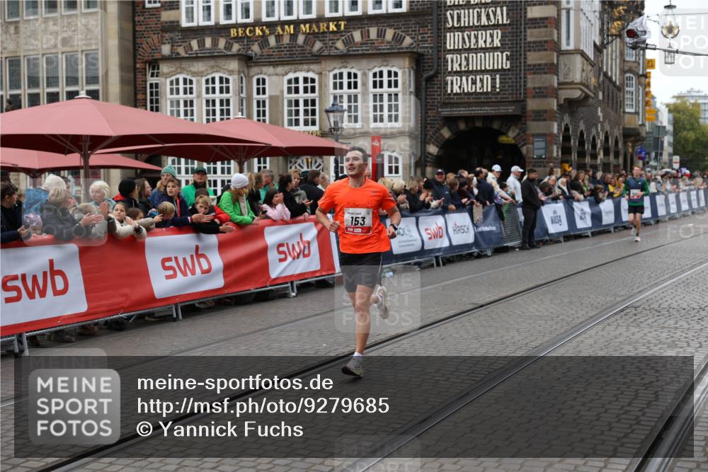 05.10.2025 - 20. swb-Marathon Bremen Yannick Fuchs http://msf.ph/oto/9279685 05.10.2025 12:43:24 Ziel 153, 1068, 1459 meine-sportfotos.de