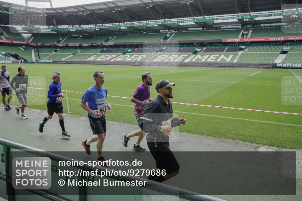 05.10.2025 - 20. swb-Marathon Bremen Michael Burmester http://msf.ph/oto/9279686 05.10.2025 13:01:33 Laufen im Stadion 58, 152, 156, 335, 428, 440, 488, 493, 546, 672, 979, 1082, 1238, 1273, 1361, 1732, 1759, 1893, 1933, 1973, 1996, 1998, 2096, 2102, 2196, 2235, 2245, 2330, 2369, 2433, 2555, 2565, 2661, 2706, 2712, 2796, 2918, 2991, 2995, 3053, 3208, 3209, 3360, 3387, 3604, 3662, 3663, 3673, 3877, 4086, 4128, 4263, 4329, 4364, 4618, 4882, 4947, 4980, 5011, 5048, 5080, 5121, 5150, 5309, 5414, 5557, 5570, 5580, 5727, 5731, 5752, 5985, 6082, 52 meine-sportfotos.de