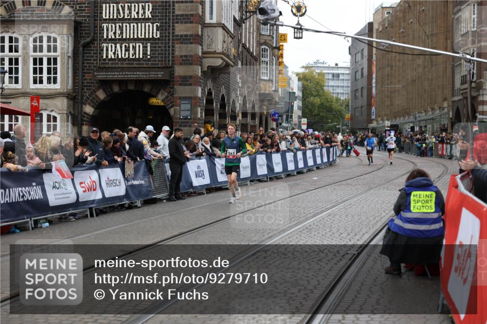 05.10.2025 - 20. swb-Marathon Bremen Yannick Fuchs http://msf.ph/oto/9279710 05.10.2025 12:43:25 Ziel 153, 1459 meine-sportfotos.de