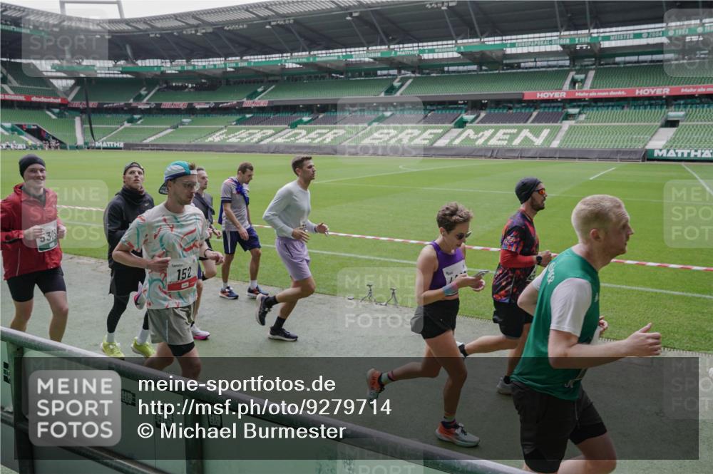 05.10.2025 - 20. swb-Marathon Bremen Michael Burmester http://msf.ph/oto/9279714 05.10.2025 13:01:36 Laufen im Stadion 58, 152, 156, 335, 428, 440, 488, 493, 546, 672, 979, 1082, 1238, 1273, 1361, 1732, 1759, 1893, 1933, 1973, 1996, 1998, 2096, 2102, 2196, 2235, 2245, 2330, 2369, 2433, 2555, 2565, 2661, 2706, 2712, 2796, 2918, 2991, 2995, 3053, 3208, 3209, 3360, 3387, 3662, 3663, 3673, 3877, 4086, 4128, 4263, 4329, 4364, 4409, 4618, 4882, 4947, 4980, 5048, 5080, 5121, 5150, 5309, 5414, 5557, 5570, 5580, 5727, 5731, 5752, 5934, 5985, 6082, 52 meine-sportfotos.de