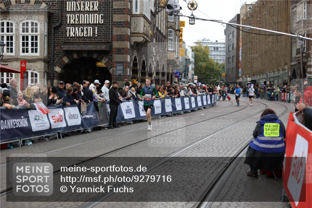 05.10.2025 - 20. swb-Marathon Bremen Yannick Fuchs http://msf.ph/oto/9279716 05.10.2025 12:43:26 Ziel 153, 1459 meine-sportfotos.de