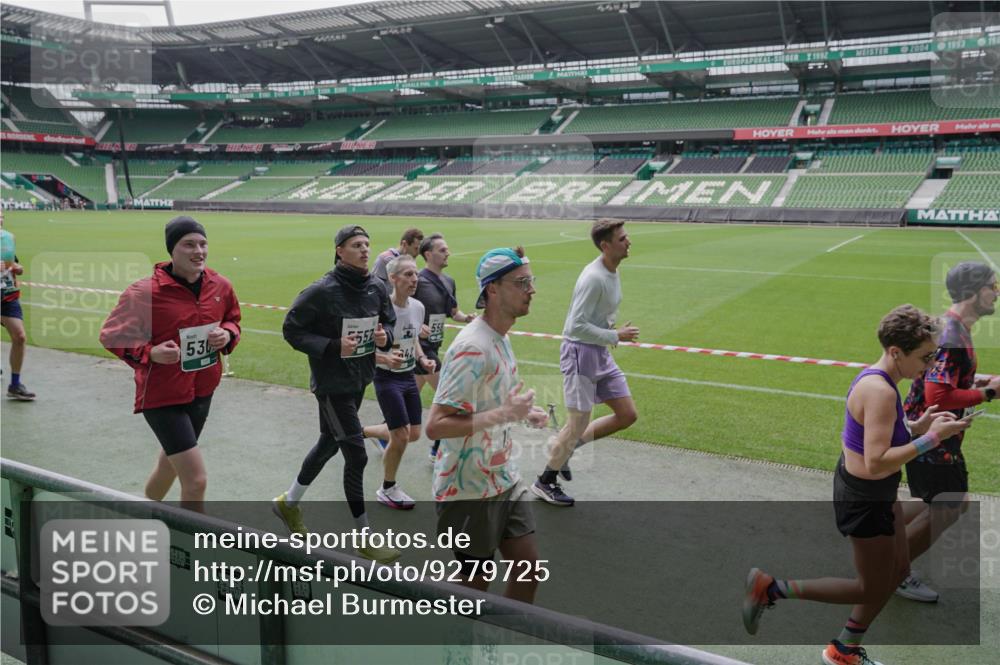 05.10.2025 - 20. swb-Marathon Bremen Michael Burmester http://msf.ph/oto/9279725 05.10.2025 13:01:37 Laufen im Stadion 58, 152, 156, 335, 428, 440, 488, 493, 546, 672, 979, 1082, 1238, 1273, 1361, 1732, 1759, 1893, 1933, 1973, 1996, 1998, 2096, 2102, 2196, 2235, 2245, 2330, 2369, 2433, 2555, 2565, 2661, 2706, 2712, 2796, 2918, 2991, 2995, 3053, 3208, 3209, 3387, 3662, 3663, 3673, 3877, 4086, 4128, 4263, 4329, 4364, 4409, 4618, 4705, 4882, 4947, 4980, 5048, 5080, 5121, 5150, 5309, 5414, 5557, 5570, 5580, 5727, 5731, 5752, 5934, 5985, 6082 meine-sportfotos.de