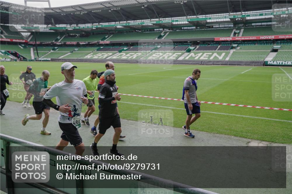05.10.2025 - 20. swb-Marathon Bremen Michael Burmester http://msf.ph/oto/9279731 05.10.2025 13:01:38 Laufen im Stadion 58, 152, 156, 335, 428, 440, 488, 493, 546, 672, 772, 979, 1030, 1082, 1238, 1273, 1361, 1732, 1759, 1893, 1933, 1973, 1996, 1998, 2096, 2102, 2196, 2235, 2245, 2330, 2369, 2433, 2555, 2565, 2661, 2712, 2796, 2910, 2918, 2991, 2995, 3053, 3206, 3208, 3209, 3387, 3662, 3663, 3673, 3877, 4086, 4128, 4263, 4329, 4364, 4409, 4618, 4705, 4882, 4947, 4980, 5048, 5080, 5121, 5150, 5309, 5414, 5557, 5570, 5580, 5727, 5731, 5752, 5934, 5985, 6082, 6157 meine-sportfotos.de