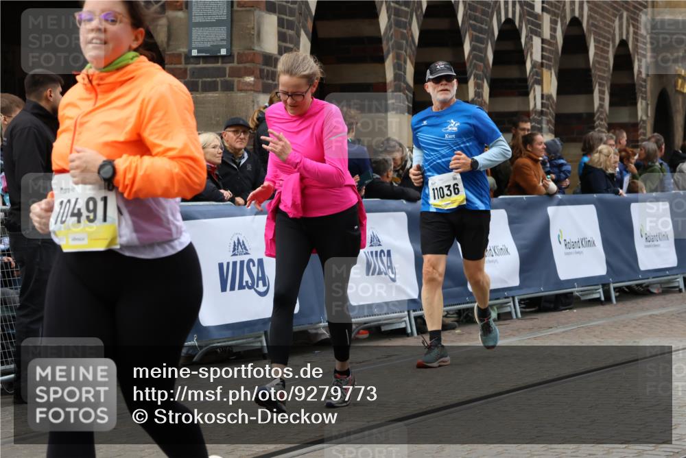 05.10.2025 - 20. swb-Marathon Bremen Strokosch-Dieckow http://msf.ph/oto/9279773 05.10.2025 11:14:07 Ziel 9380, 10491, 11036 meine-sportfotos.de
